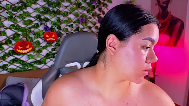 Snapshot of annie_barozzi chatting on 10/13/25, 01:33 annie barozzi online show from 10/13/25, 01:33