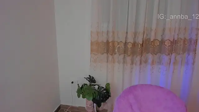 Snapshot of annie_barozzi chatting on 06/18/26, 02:43 annie barozzi online show from 06/18/26, 02:43