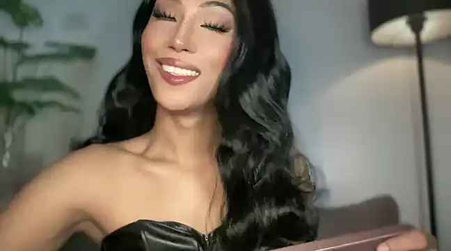 Bella Gordon online show from 02/15/25, 06:23