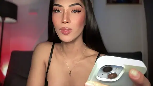 Bella Gordon online show from 11/30/25, 05:00