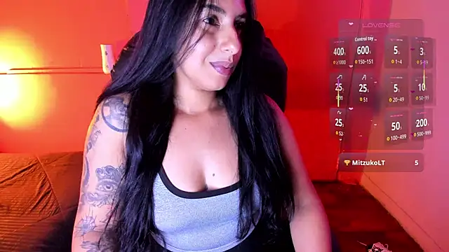 Snapshot of Desipleasure chatting on 12/17/25, 08:04 Desipleasure online show from 12/17/25, 08:04