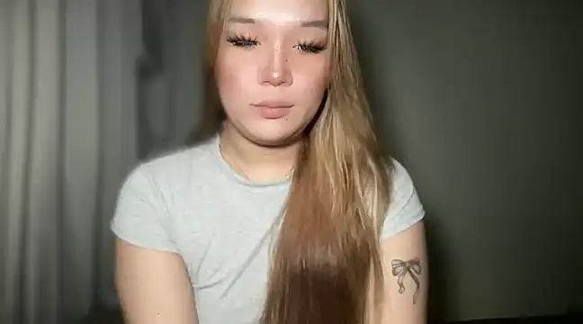 Snapshot of MissCataleyaxxx chatting on 12/24/24, 02:21 MissCataleyaxxx online show from 12/24/24, 02:21