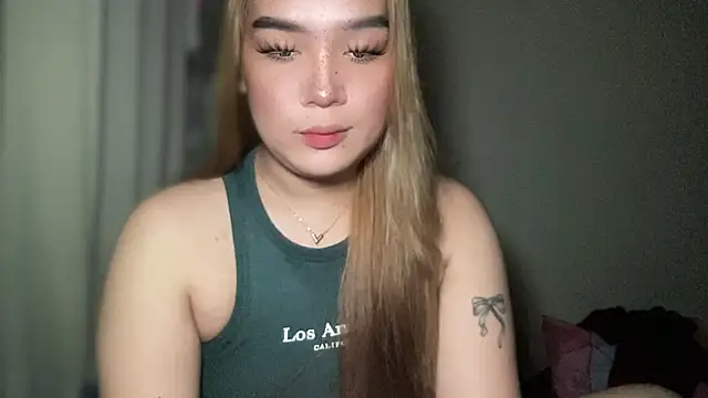 Snapshot of MissCataleyaxxx chatting on 02/06/25, 01:43 MissCataleyaxxx online show from 02/06/25, 01:43