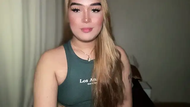 Snapshot of MissCataleyaxxx chatting on 03/19/25, 03:52 MissCataleyaxxx online show from 03/19/25, 03:52