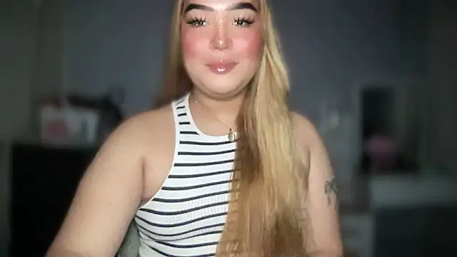 Snapshot of MissCataleyaxxx chatting on 10/19/25, 01:17 MissCataleyaxxx online show from 10/19/25, 01:17