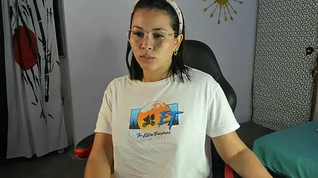 Snapshot of caylinhot7 chatting on 10/05/25, 05:06 caylinhot7 online show from 10/05/25, 05:06