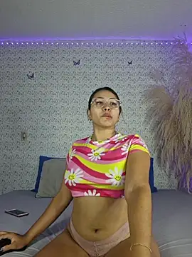 Snapshot of caylinhot7 chatting on 10/27/25, 05:33 caylinhot7 online show from 10/27/25, 05:33