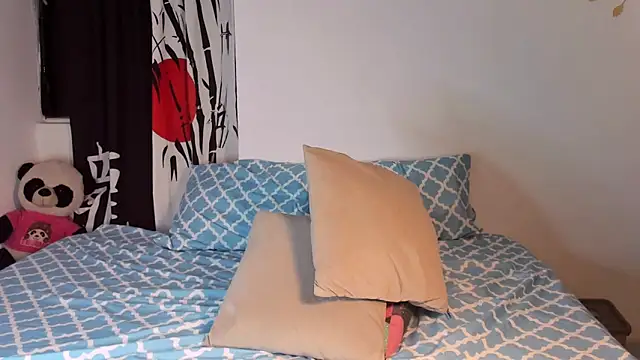 Snapshot of caylinhot7 chatting on 11/19/25, 05:40 caylinhot7 online show from 11/19/25, 05:40