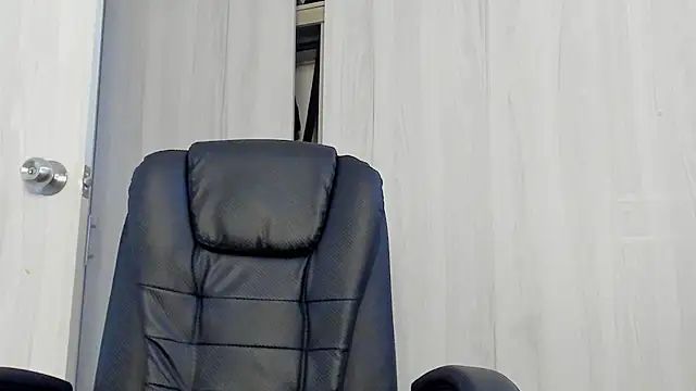 Snapshot of katrhin_66 chatting on 09/18/25, 06:10 katrhin 66 online show from 09/18/25, 06:10