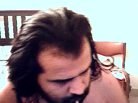 aksxi1 online show from 10/21/25, 02:18