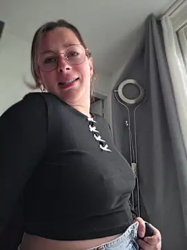 Amai Live online show from 05/05/26, 04:26