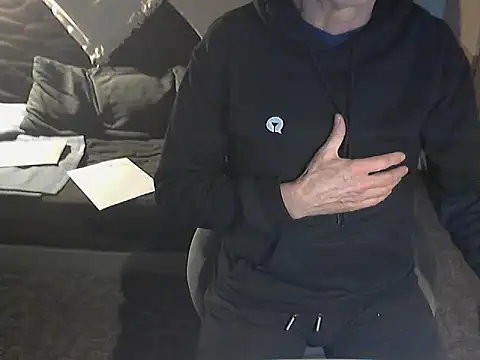 kiam471 online show from 02/12/25, 06:51