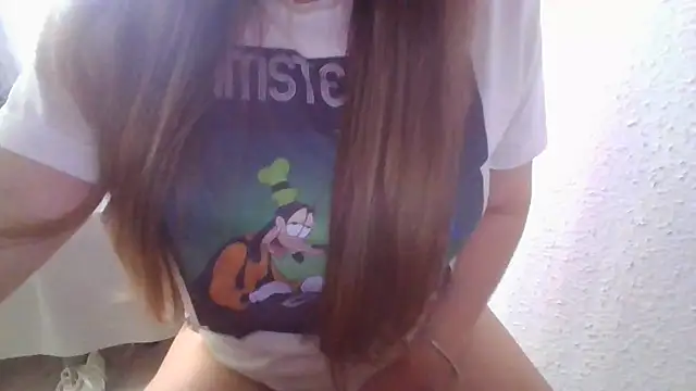 Snapshot of Sexymiss26 chatting on 12/14/24, 02:53 Sexymiss26 online show from 12/14/24, 02:53