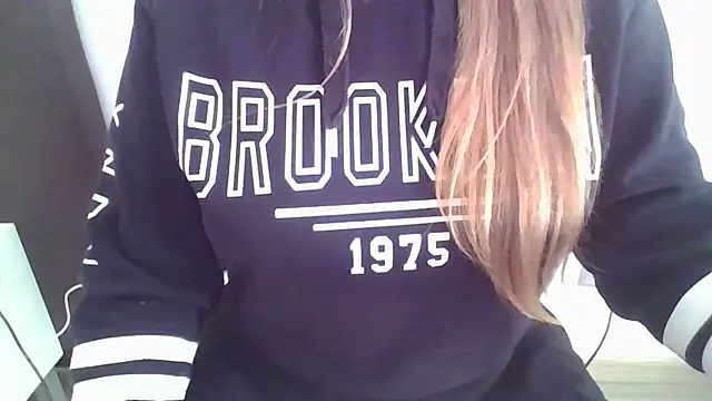 Snapshot of Sexymiss26 chatting on 01/04/25, 02:56 Sexymiss26 online show from 01/04/25, 02:56