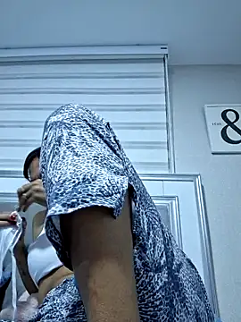 Snapshot of Doll_Loren chatting on 02/20/25, 03:12 Doll Loren online show from 02/20/25, 03:12