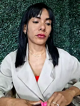 Snapshot of Doll_Loren chatting on 03/08/25, 11:39 Doll Loren online show from 03/08/25, 11:39