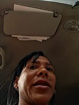 Snapshot of Doll_Loren chatting on 03/11/25, 06:52 Doll Loren online show from 03/11/25, 06:52