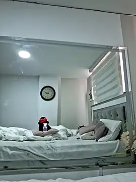 Snapshot of Doll_Loren chatting on 09/13/25, 12:05 Doll Loren online show from 09/13/25, 12:05