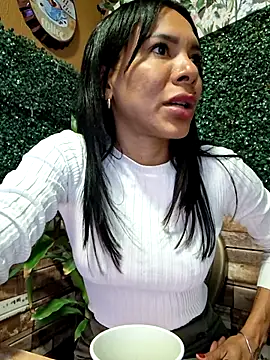 Snapshot of Doll_Loren chatting on 09/30/25, 01:49 Doll Loren online show from 09/30/25, 01:49