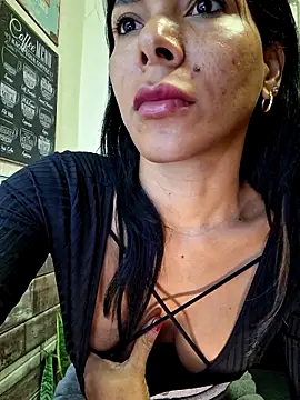 Snapshot of Doll_Loren chatting on 10/01/25, 03:07 Doll Loren online show from 10/01/25, 03:07