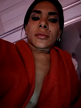 Snapshot of Doll_Loren chatting on 11/03/25, 04:03 Doll Loren online show from 11/03/25, 04:03