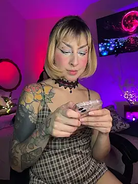 Cinamoonn online show from 04/04/26, 07:55