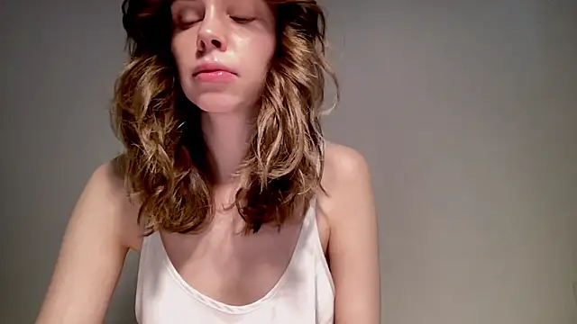 Nikki Mimimi online show from 12/15/24, 10:18