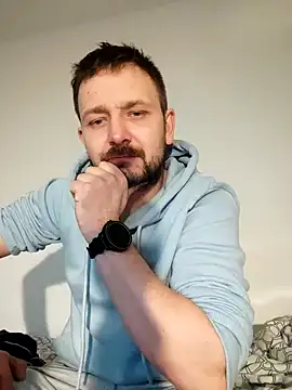 Snapshot of bartek1989209 chatting on 03/11/25, 09:48 bartek1989209 online show from 03/11/25, 09:48