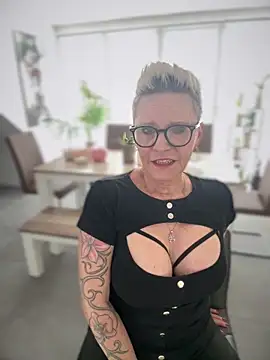 German Milf online show from 02/10/25, 01:55
