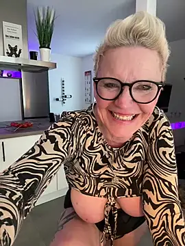German Milf online show from 03/20/25, 06:31