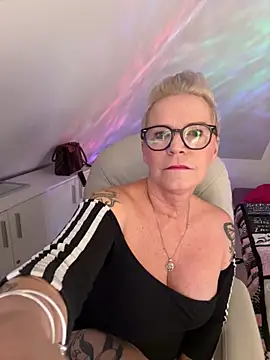 German Milf online show from 11/03/25, 01:45