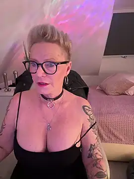 German Milf online show from 01/16/26, 01:48