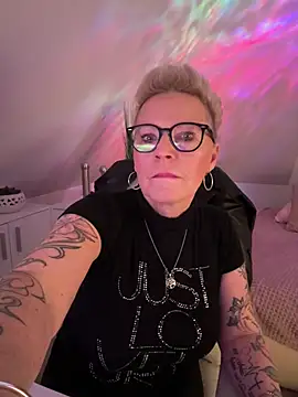 German Milf online show from 01/19/26, 01:48