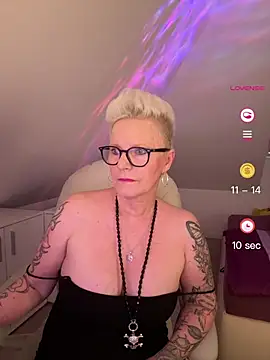 Snapshot of German_Milf chatting on 05/24/26, 12:21 German Milf online show from 05/24/26, 12:21