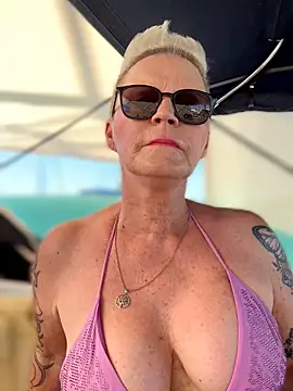 Snapshot of German_Milf chatting on 06/20/26, 10:18 German Milf online show from 06/20/26, 10:18