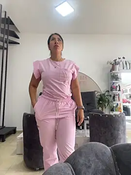 Snapshot of daniela_henao chatting on 04/10/26, 02:11 daniela henao online show from 04/10/26, 02:11