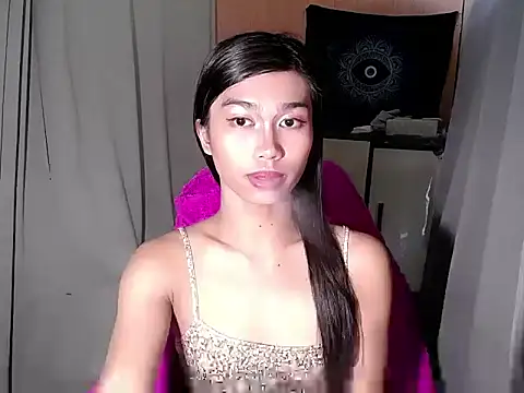 Snapshot of ToKeNa chatting on 10/23/25, 06:02 ToKeNa online show from 10/23/25, 06:02