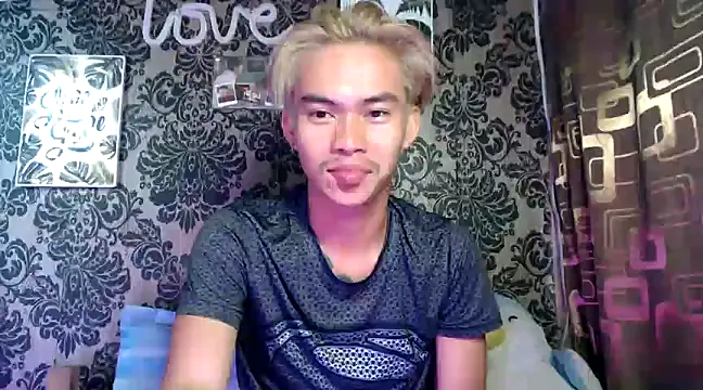 Snapshot of asianpatt69 chatting on 12/02/24, 10:45 asianpatt69 online show from 12/02/24, 10:45