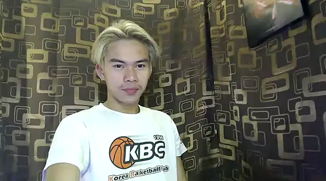 Snapshot of asianpatt69 chatting on 12/11/24, 12:12 asianpatt69 online show from 12/11/24, 12:12