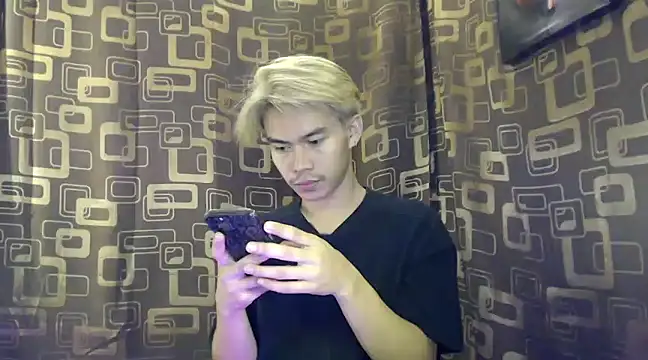 Snapshot of asianpatt69 chatting on 12/14/24, 06:30 asianpatt69 online show from 12/14/24, 06:30