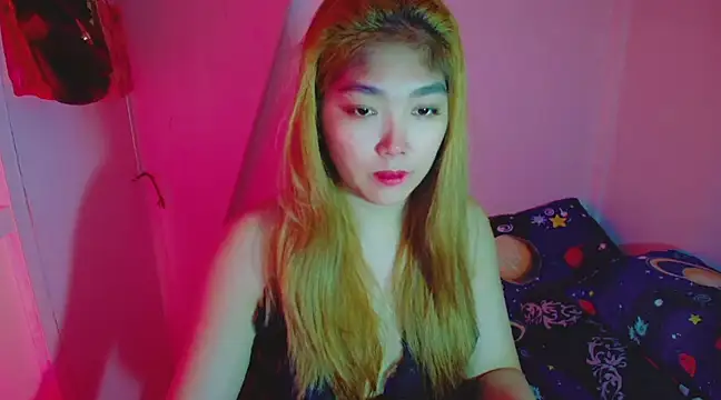 Snapshot of TR4NSCUTI3 chatting on 01/25/25, 11:54 TR4NSCUTI3 online show from 01/25/25, 11:54