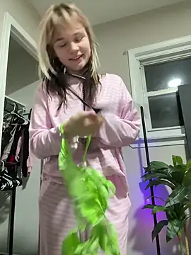 Cutiepiespanks online show from 02/02/26, 04:00