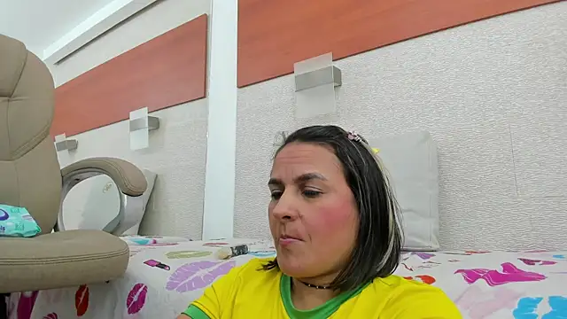 allice green online show from 12/17/25, 01:33