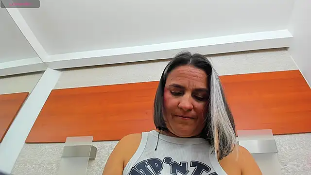 Snapshot of allice_green chatting on 06/09/26, 01:50 allice green online show from 06/09/26, 01:50