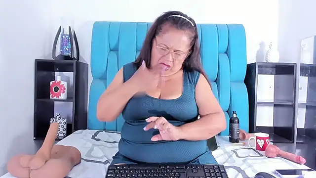 Keira Lennox online show from 03/08/25, 06:16