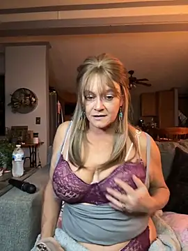 cowgirlc online show from 11/02/25, 02:47