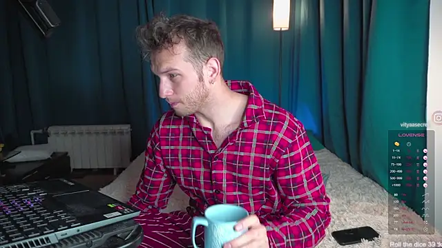 VIktorSecret online show from 11/20/25, 04:23