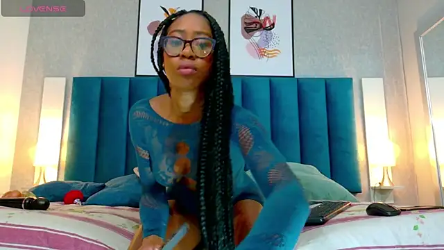 MiaMidnnightt online show from 03/05/25, 12:22