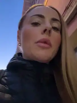 EmaSalis online show from 01/11/25, 05:18