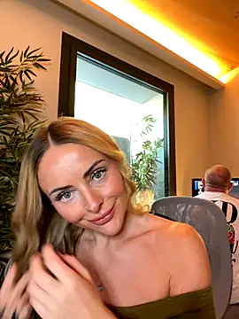 EmaSalis online show from 10/01/25, 09:48